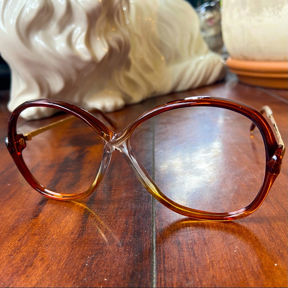 Sexy secretary! 70s reading glasses